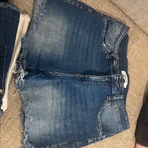 Zenana Outfitters Medium Blue Frayed Hem Denim Shorts